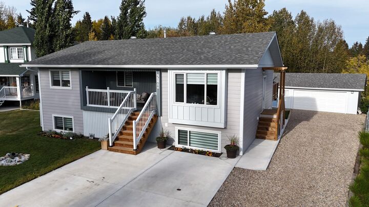 5108 18 Avenue  Edson AB T7E 1X3 photo