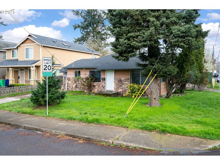 8625 SE Knapp St  Portland OR 97266 photo