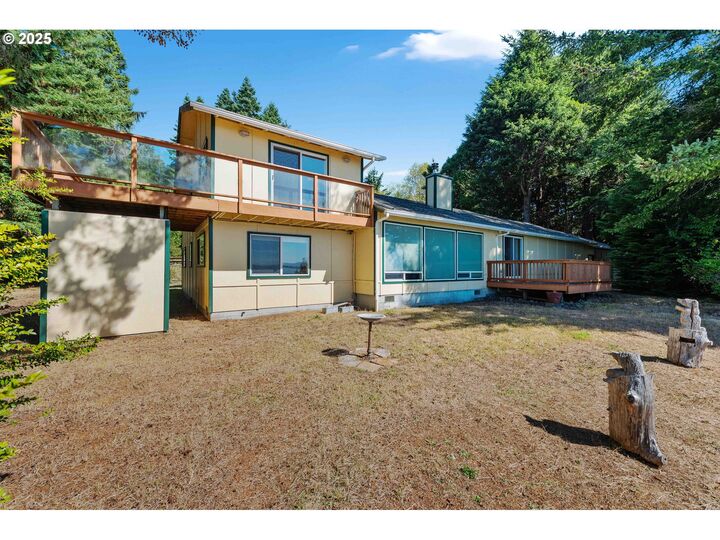 Property Photo:  64662 E Bay Rd  OR 97459 