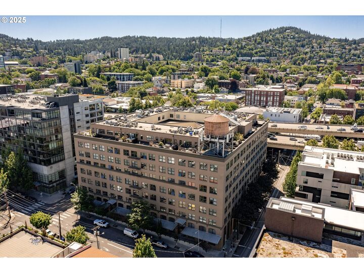 1420 NW Lovejoy St 427  Portland OR 97209 photo