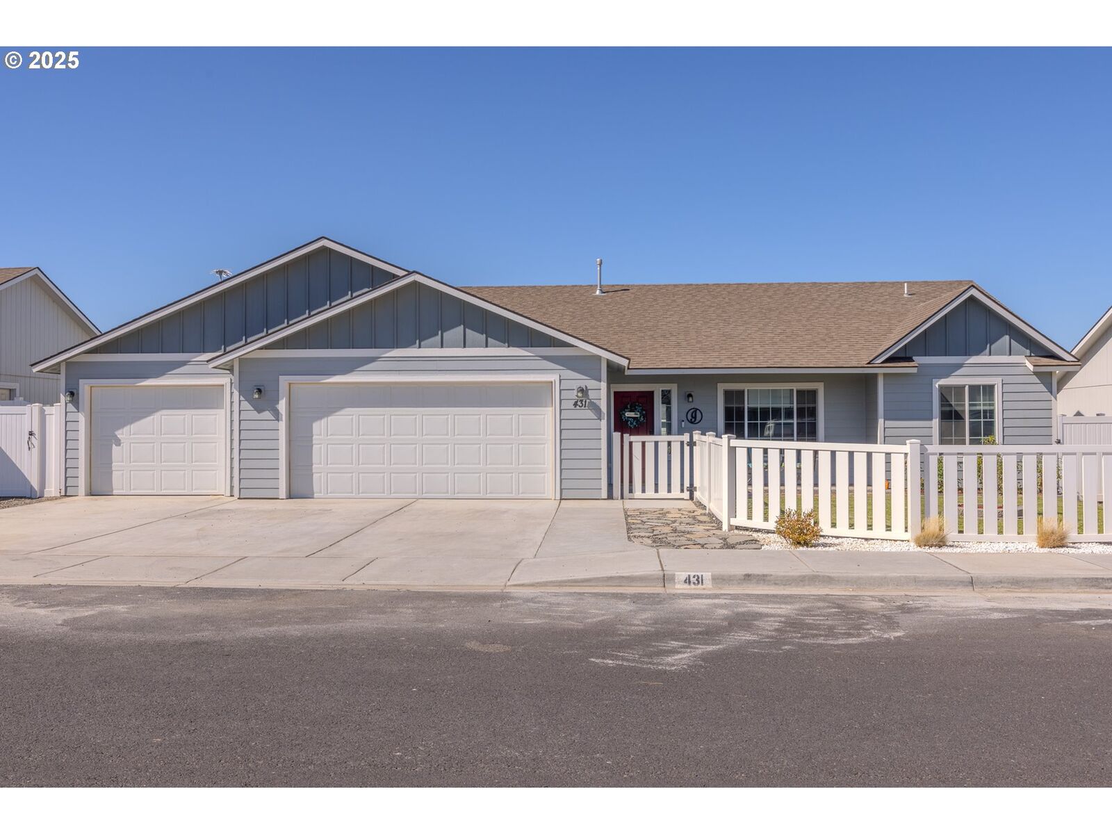 Property Photo:  431 Riley Ave  OR 97882 