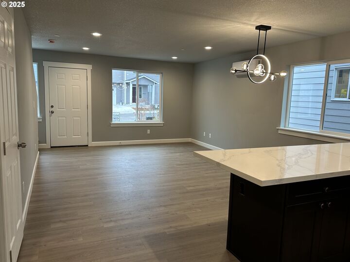 Property Photo:  4830 SE 118th Pl  OR 97266 