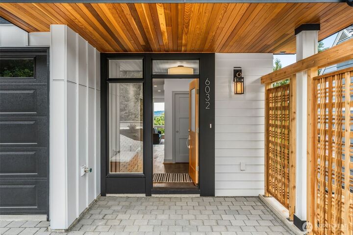 Property Photo:  6032  50th Avenue NE  WA 98115 