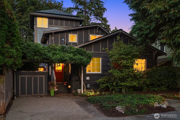 4512  35th Avenue W  Seattle WA 98199 photo