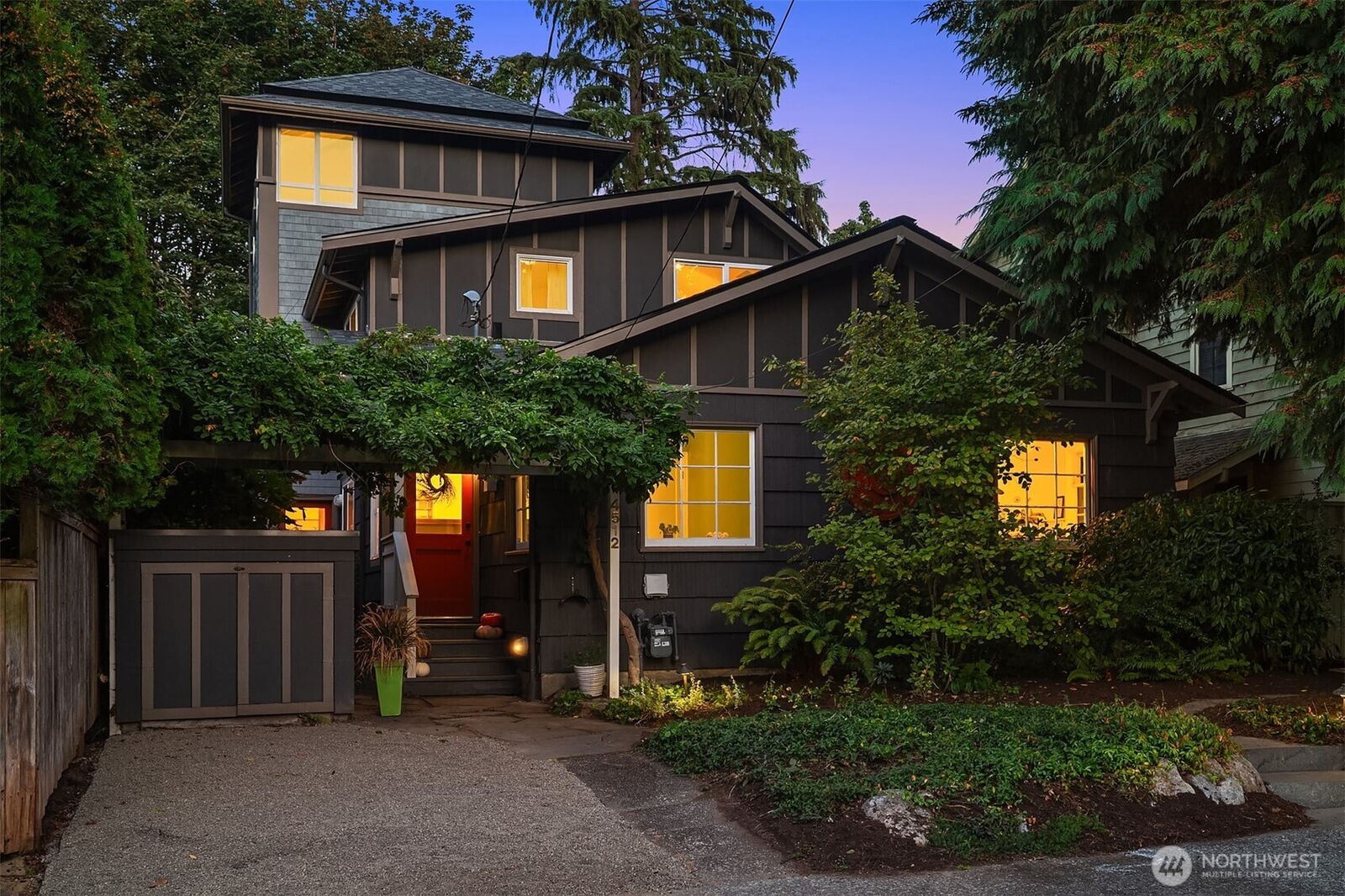 Property Photo:  4512  35th Avenue W  WA 98199 
