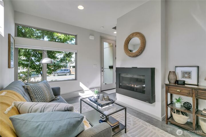 Property Photo:  5008  Fauntleroy Way SW B  WA 98136 