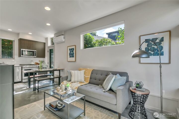 Property Photo: 5008 Fauntleroy Way SW B WA 98136