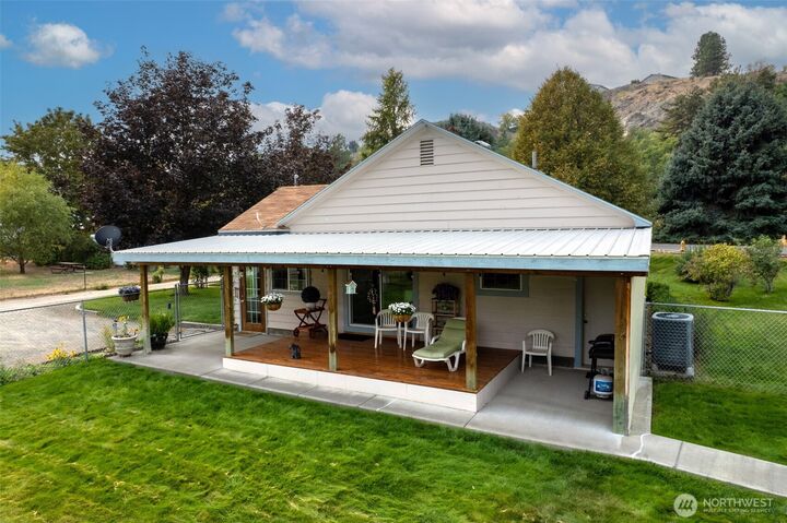 Property Photo:  211 S Granite Street  WA 98841 