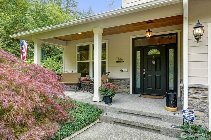 Property Photo:  7726  Lake Alice Road SE  WA 98024 