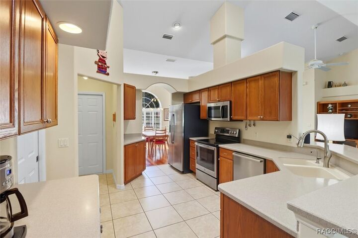 Property Photo: 201 W Romany Loop FL 34465