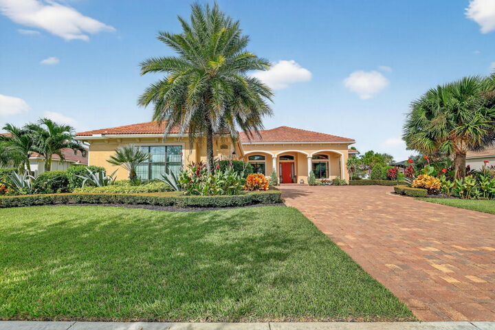 Property Photo: 2960 SW English Garden Drive FL 34990