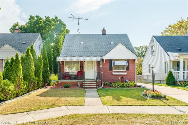 Property Photo:  3313 Hollywood Street  MI 48124 