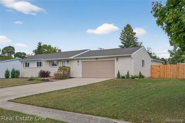 Property Photo:  1411 Athlone St  MI 48371 