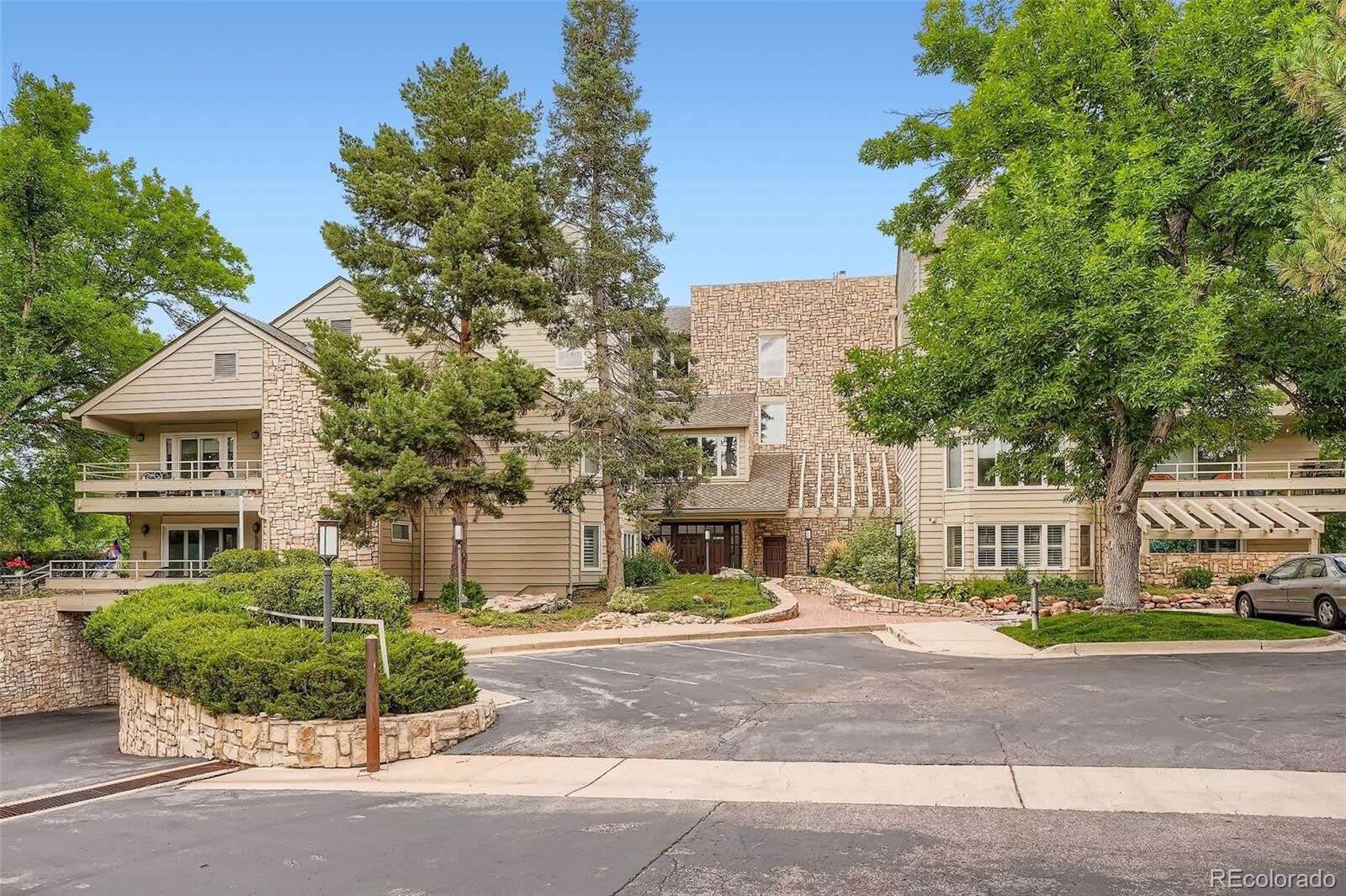 Property Photo: 4605 S Yosemite Street 304 CO 80237