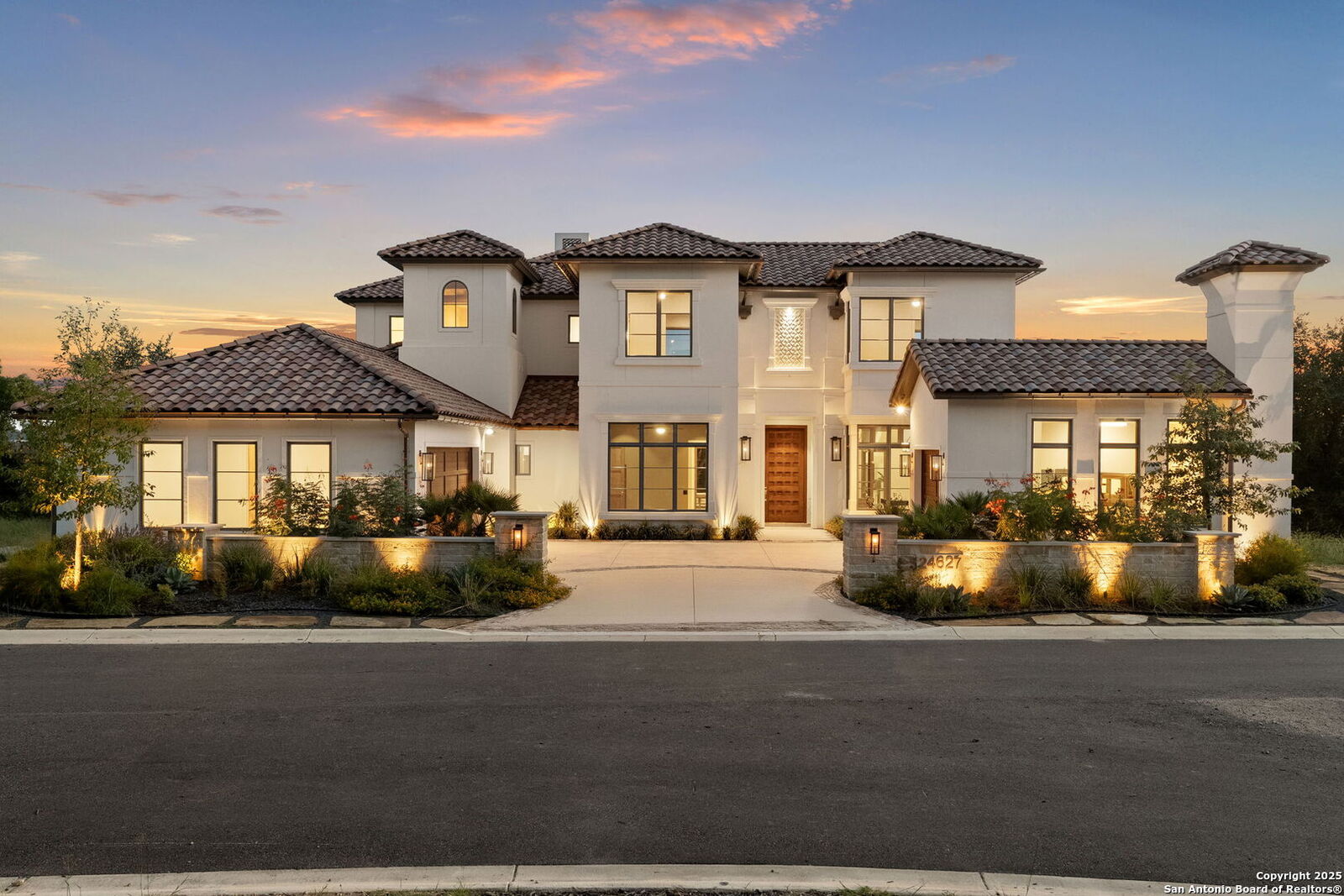 Property Photo: 24627 Cliff Line Dr TX 78257