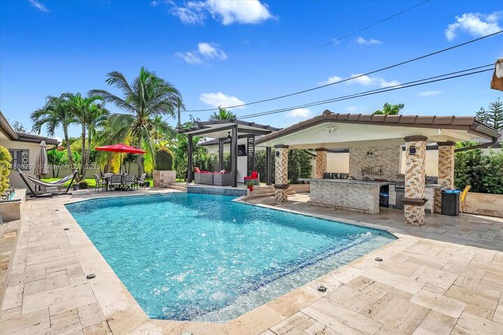 9796 NW 28th Ter  Doral FL 33172 photo