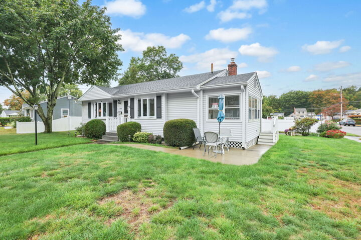 Property Photo:  164 Roxbury Road  CT 06118 