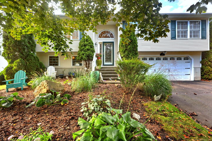 56 Down Draft Circle  West Haven CT 06516 photo