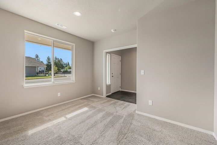 Property Photo:  916 S Pillar Rock Dr  WA 99224 