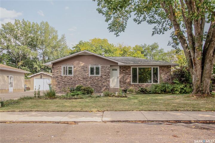 61 Sparling Crescent  Saskatoon SK S7H 3M1 photo