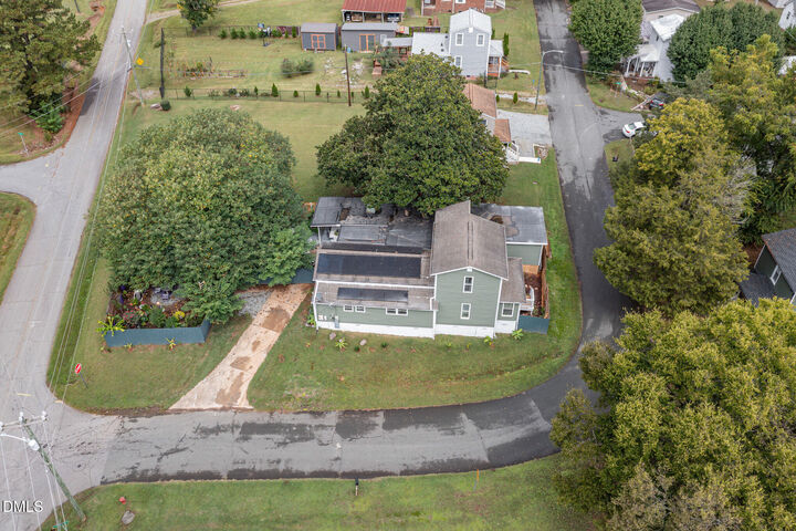 201 Oakwood Dr  Haw River NC 27258 photo