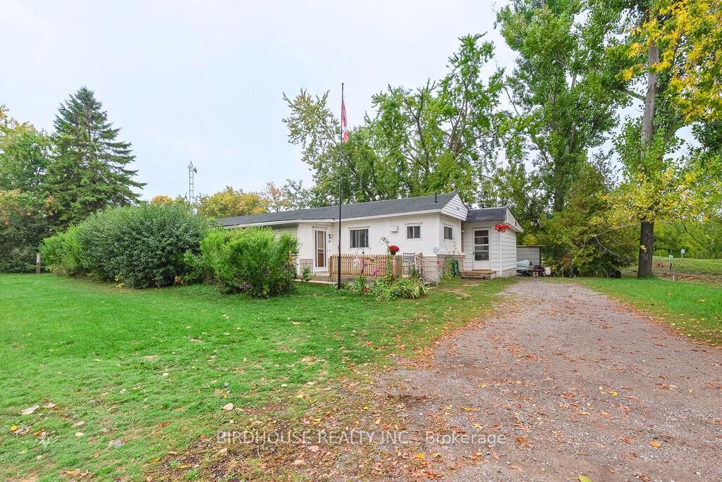 Property Photo:  10 Driftwood Crescent  ON K9V 0K1