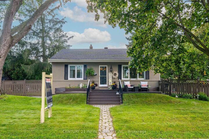 43 Colonial Avenue  Toronto ON M1M 2C3 photo