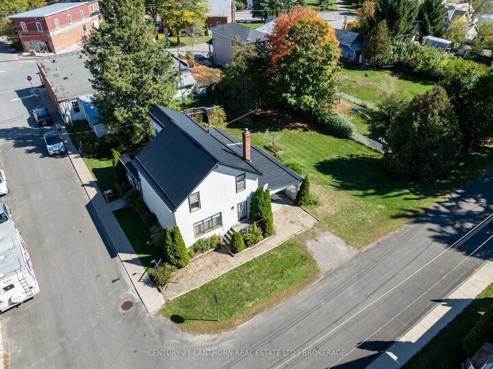 Property Photo:  2 Bridge Street  ON K0K 3G0