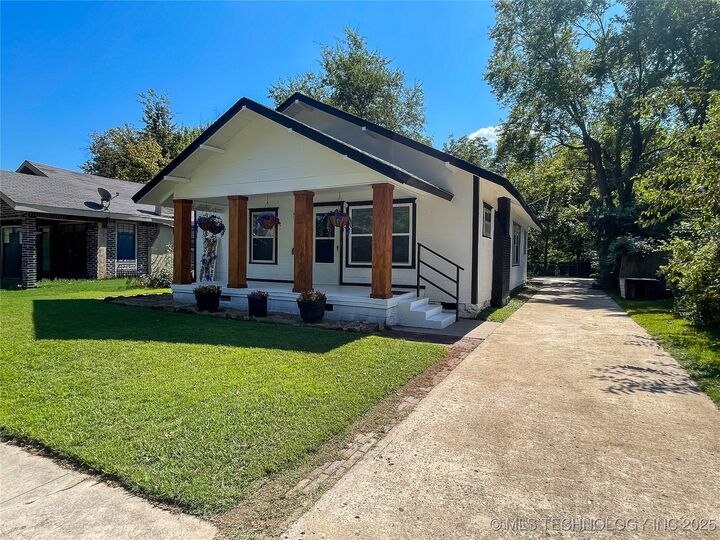 Property Photo: 2425 Columbus Street OK 74401