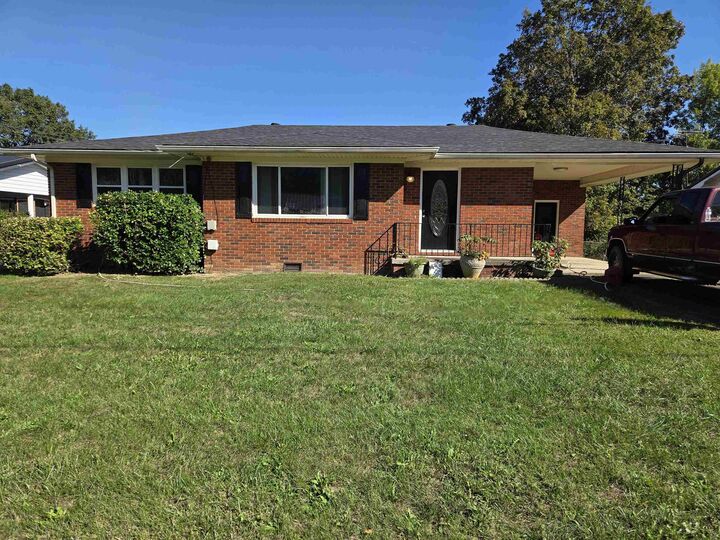 312 N Court St  Grayson KY 41143 photo