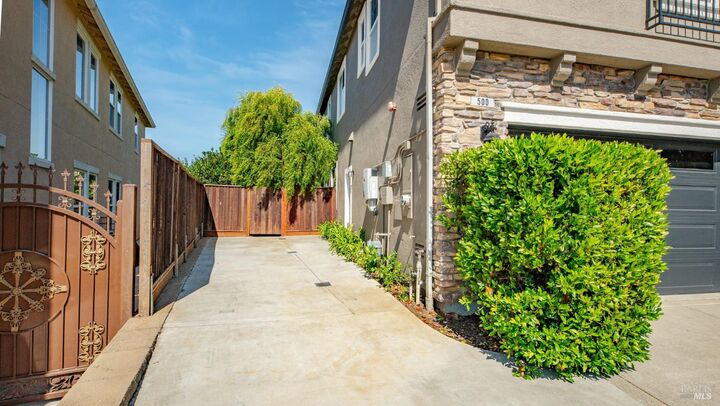 Property Photo: 500 Granite Springs Way CA 94503