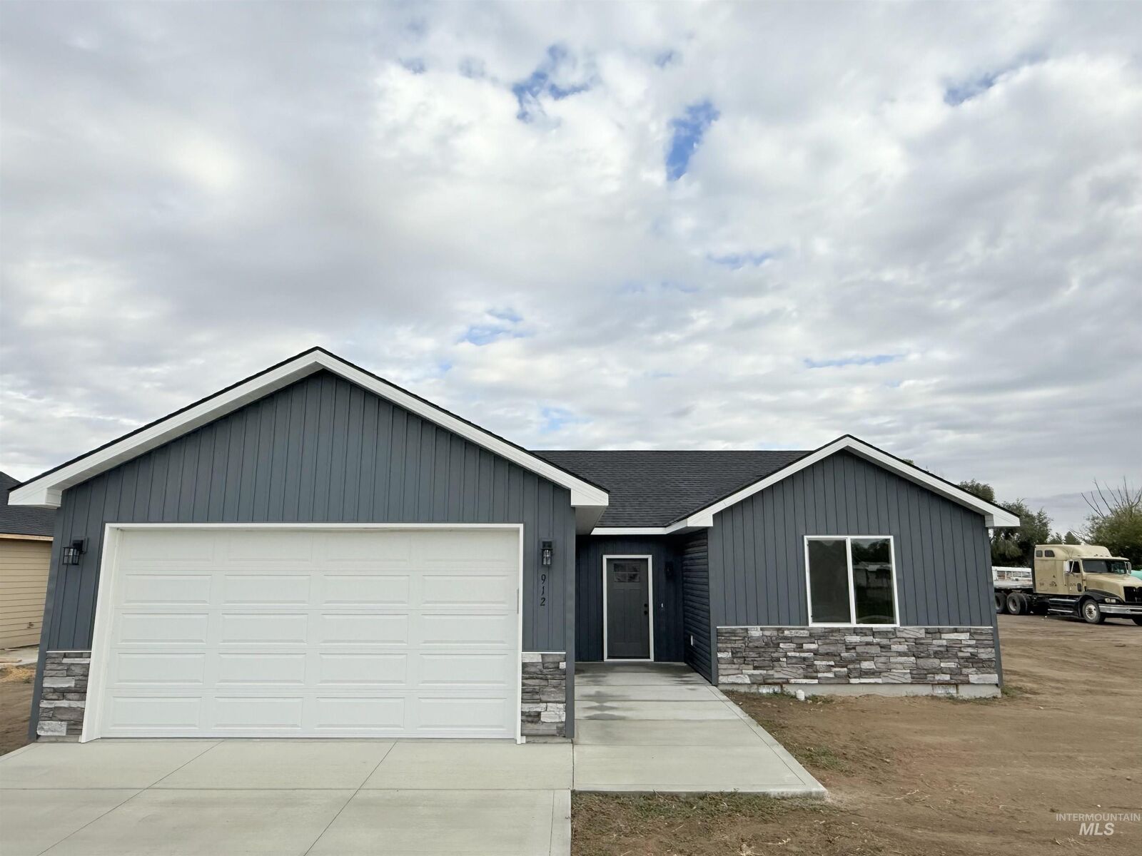 Property Photo: 912 13th St. ID 83350