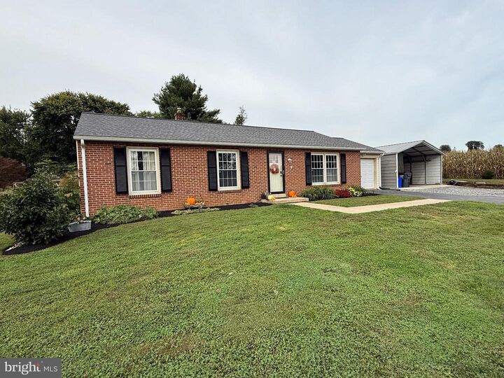 Property Photo:  440 Scotland Road  PA 17566 
