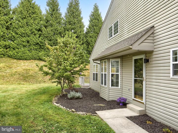 Property Photo:  86 Broadwell Lane  PA 17055 
