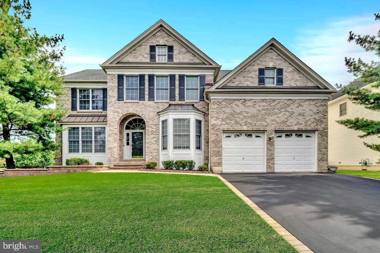 Property Photo:  86 Renfield Drive  NJ 08540 