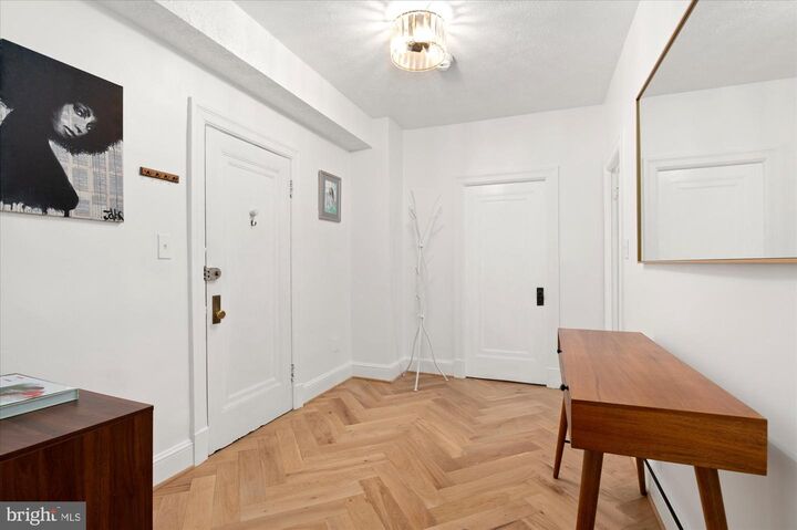 Property Photo:  2227 20th Street NW 303  DC 20009 
