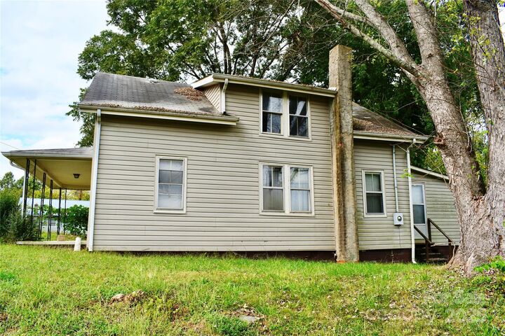 Property Photo:  218 Hudgins Street  NC 28752 