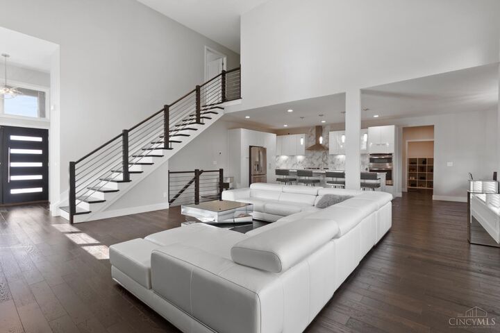 Property Photo:  7194 Laurel Oaks Drive  OH 45069 