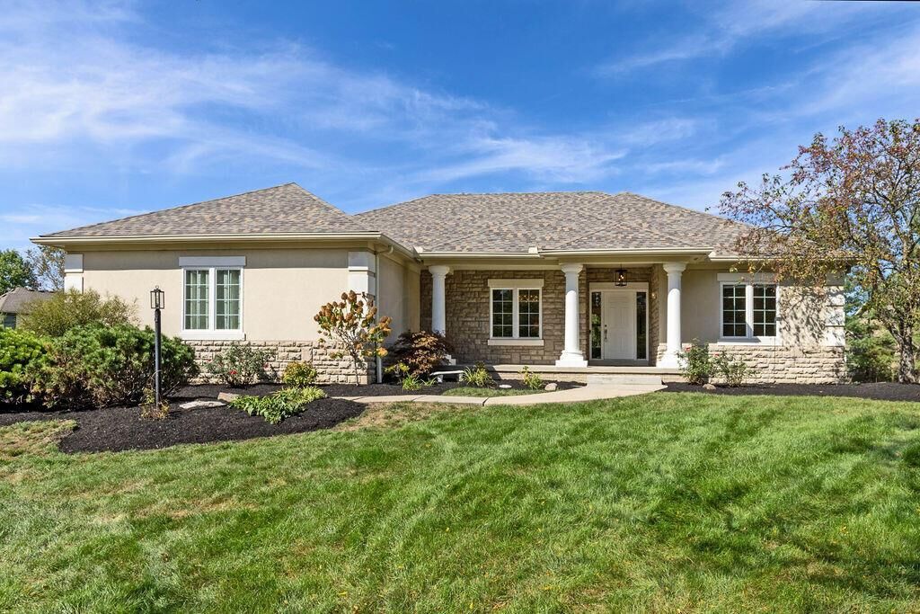 Property Photo:  1267 Harkers Court  OH 43054 