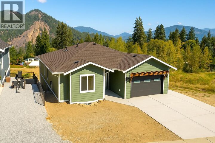 Property Photo:  2123 Mountain View Avenue  BC V0E 2G0 