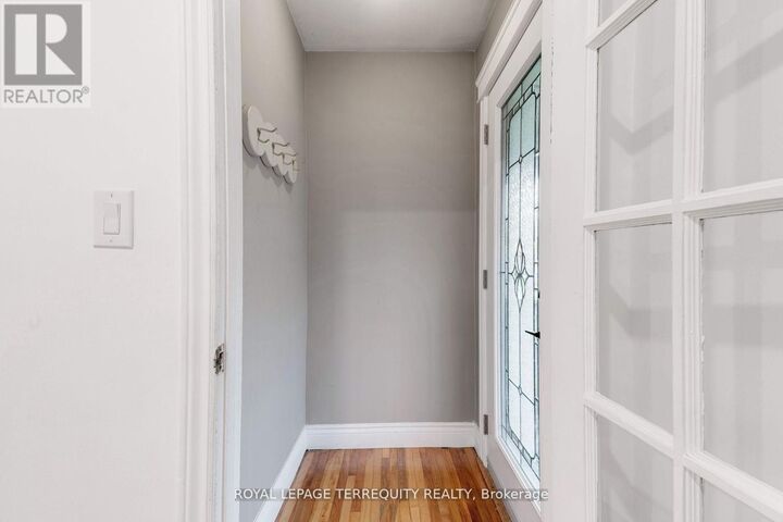Property Photo:  739 Upper Gage Avenue  ON L8V 4J9 