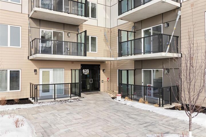 Property Photo: 635 Ballantrae Drive MB R3T 6K4