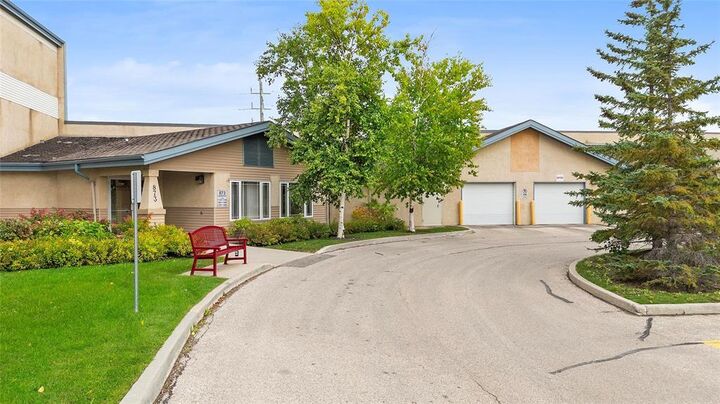 Property Photo:  873 Waverley Street  MB R3P 6C6 