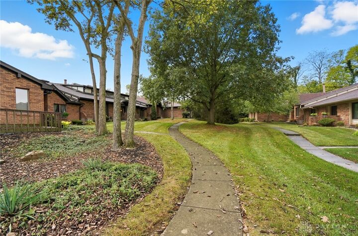 Property Photo: 7129 Fallen Oak OH 45459