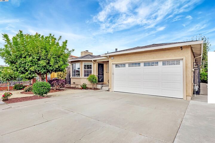 Property Photo:  33718 3rd St  CA 94587 