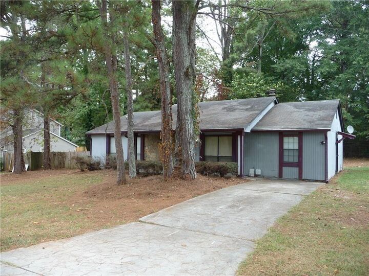 Property Photo: 5472 Forest East Lane GA 30088