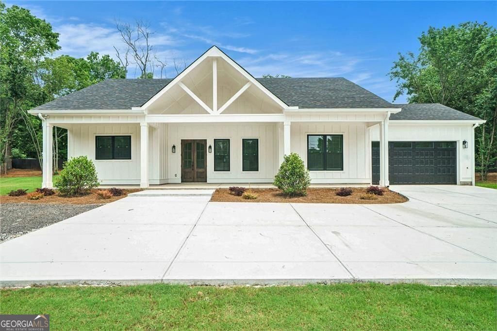 Property Photo:  4824 SE Highway 20  GA 30013 