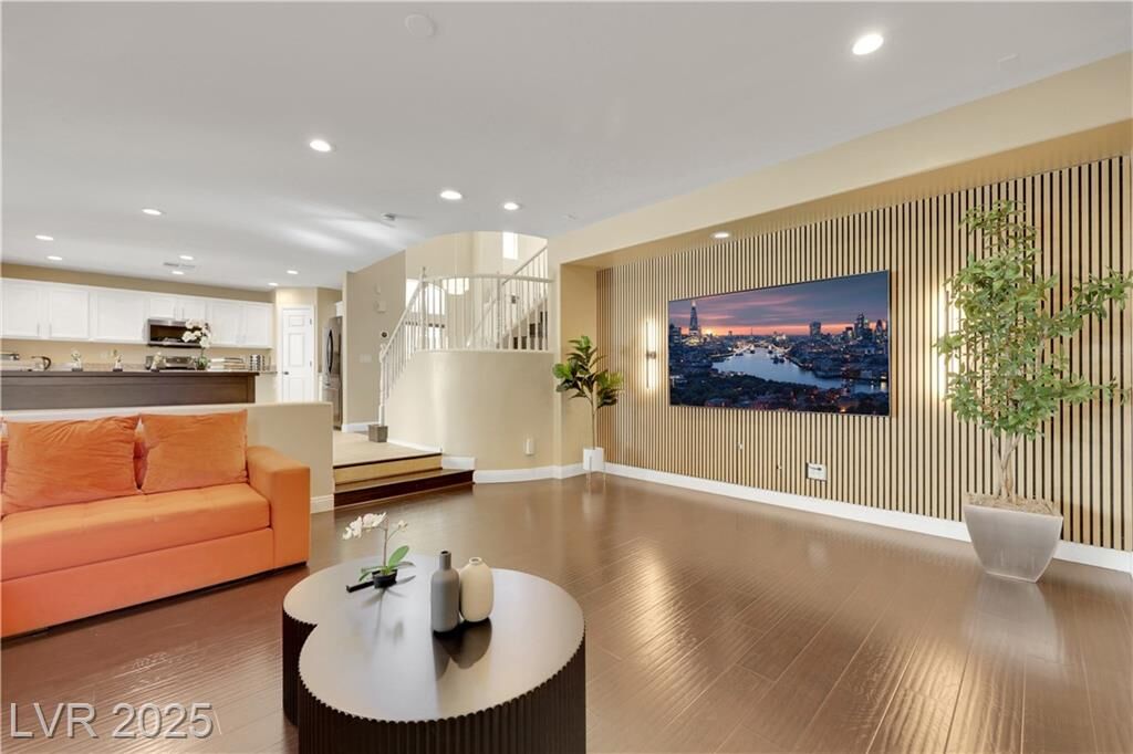 Property Photo:  