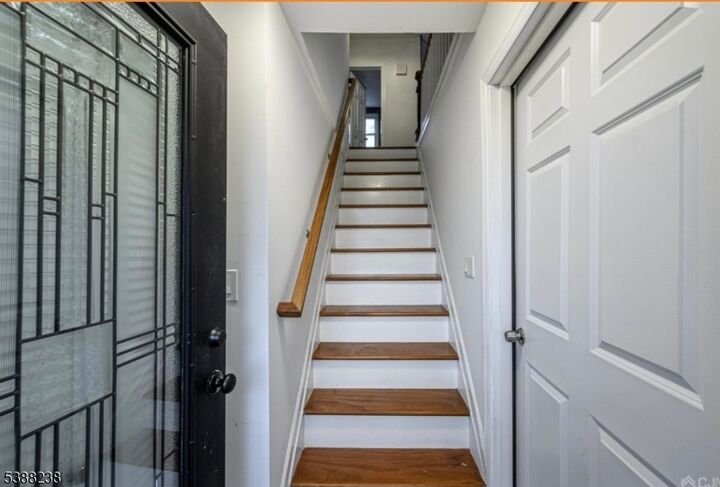 Property Photo:  7 Morningside Rd. 2  NJ 07067 