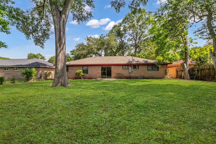 Property Photo: 5839 Ettrick Drive TX 77035